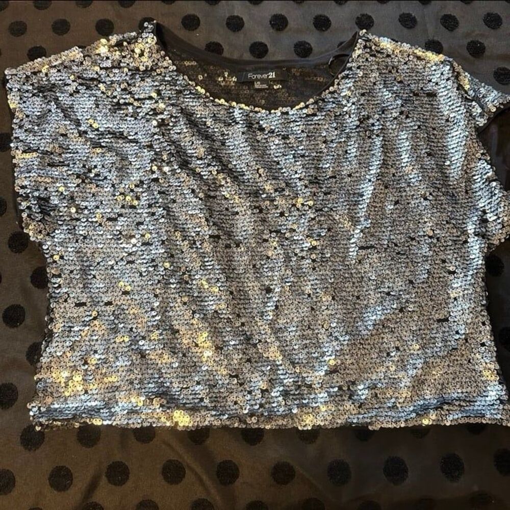 Forever 21 Silver Sequin Crop Top – Size Large
